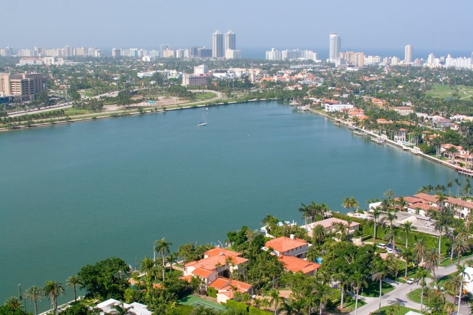 Sunset Island Homes in Miami Beach, Miami Beach Homes for sale on Sunset island